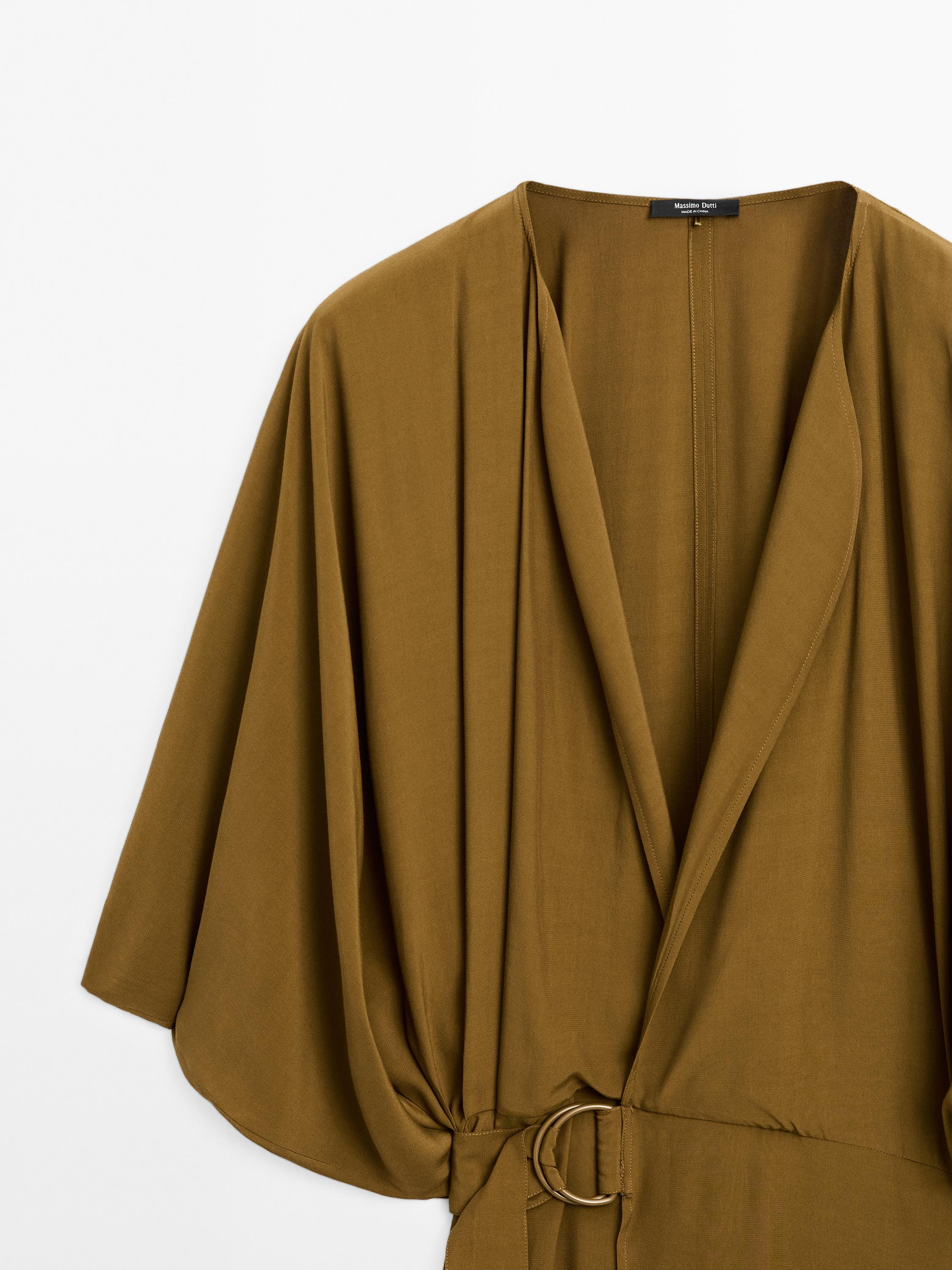 Wrap dress with buckle